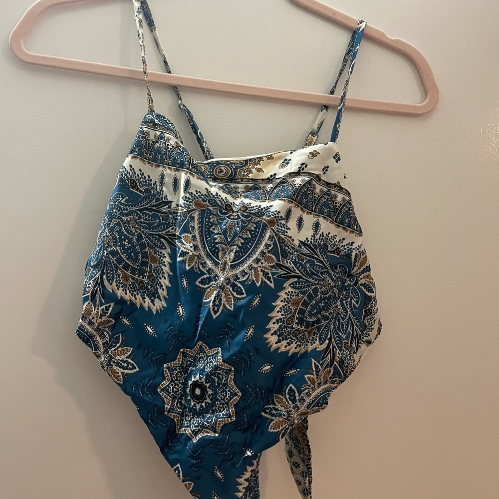 Bandana crop top. Size Large